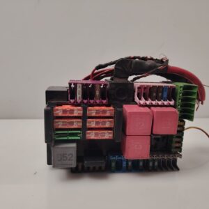 CAJA RELES / FUSIBLES 138392