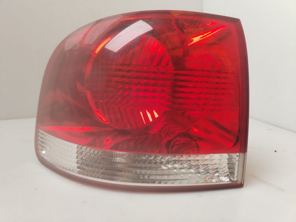 PILOTO TRASERO IZQUIERDO 137494