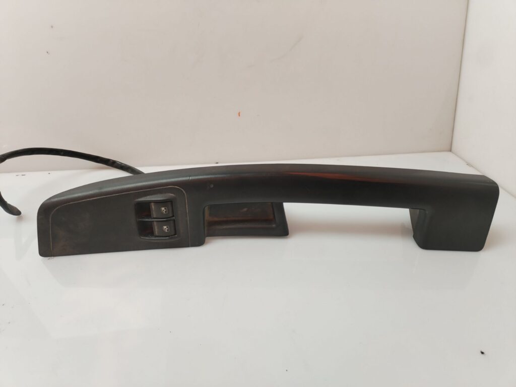 MANDO ELEVALUNAS DELANTERO IZQUIERDO 136098