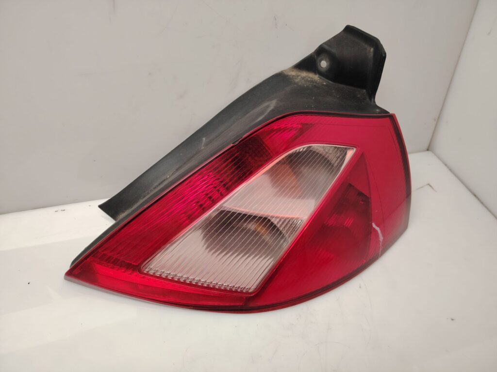 PILOTO TRASERO DERECHO 137430