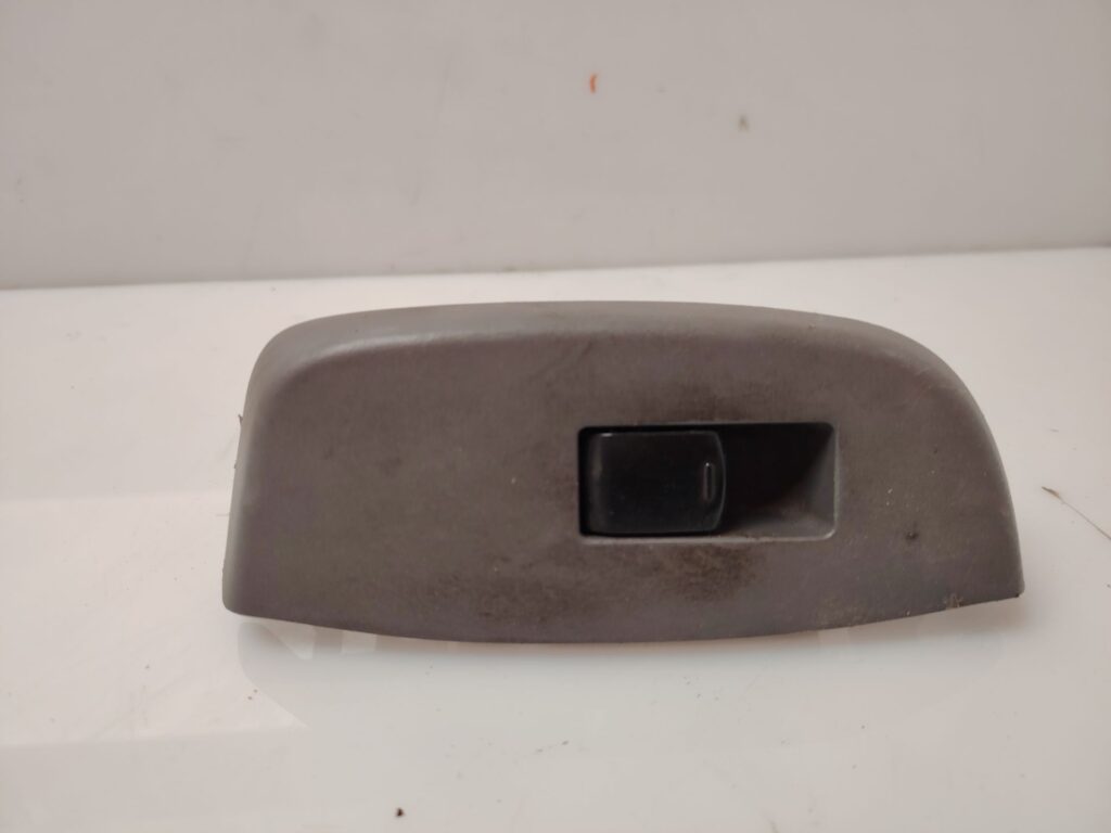 MANDO ELEVALUNAS DELANTERO DERECHO 137785