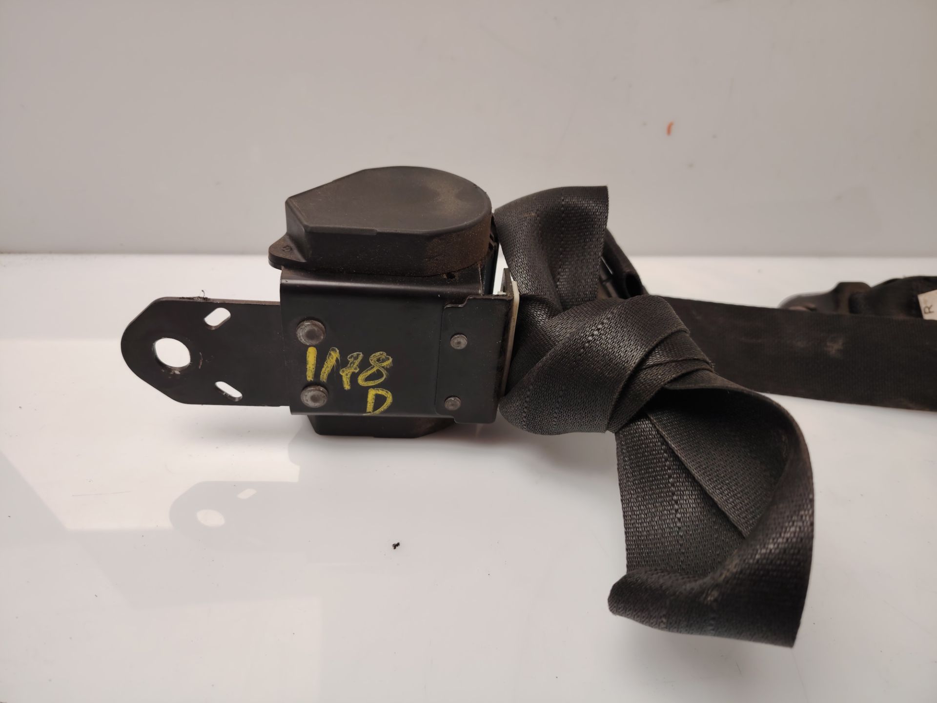 CINTURON SEGURIDAD DELANTERO DERECHO 136470