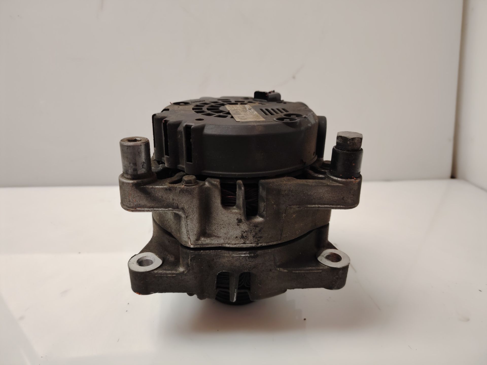 ALTERNADOR 137787