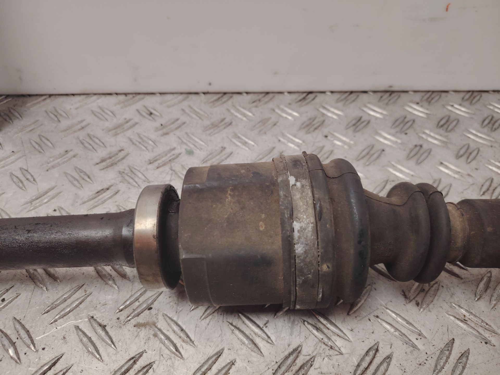 TRANSMISION DELANTERA DERECHA 137268