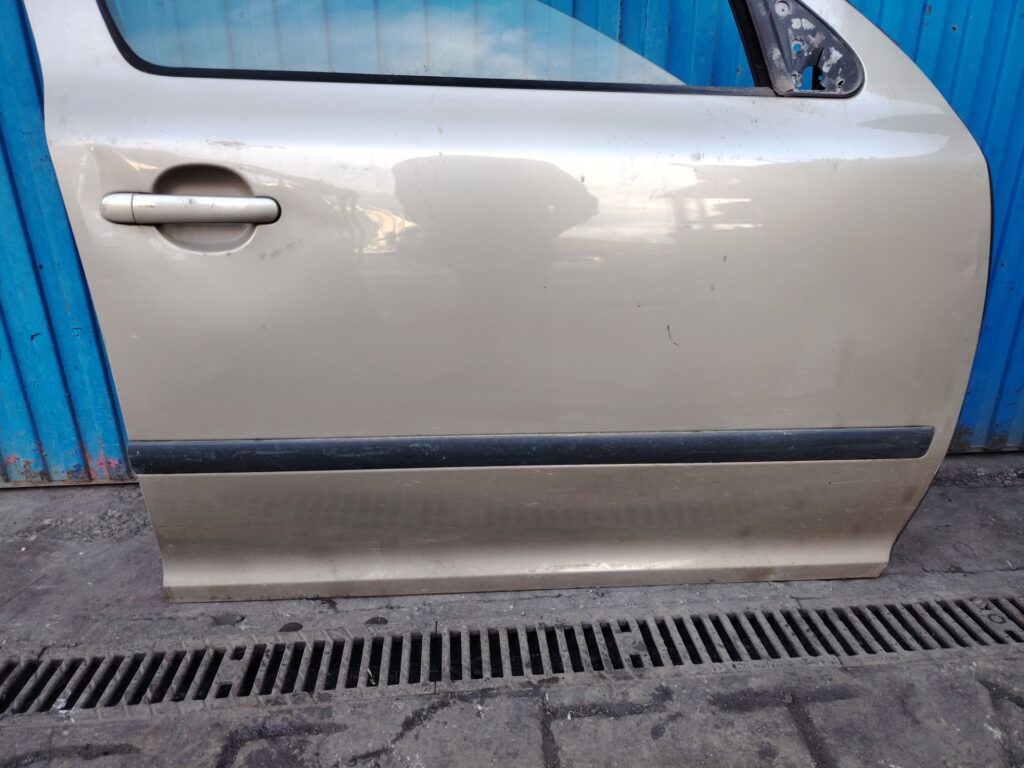 PUERTA DELANTERA DERECHA 137865