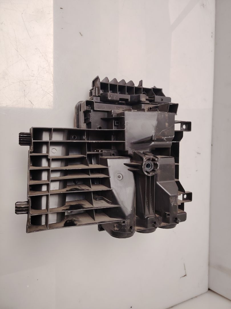 CAJA RELES / FUSIBLES 137446