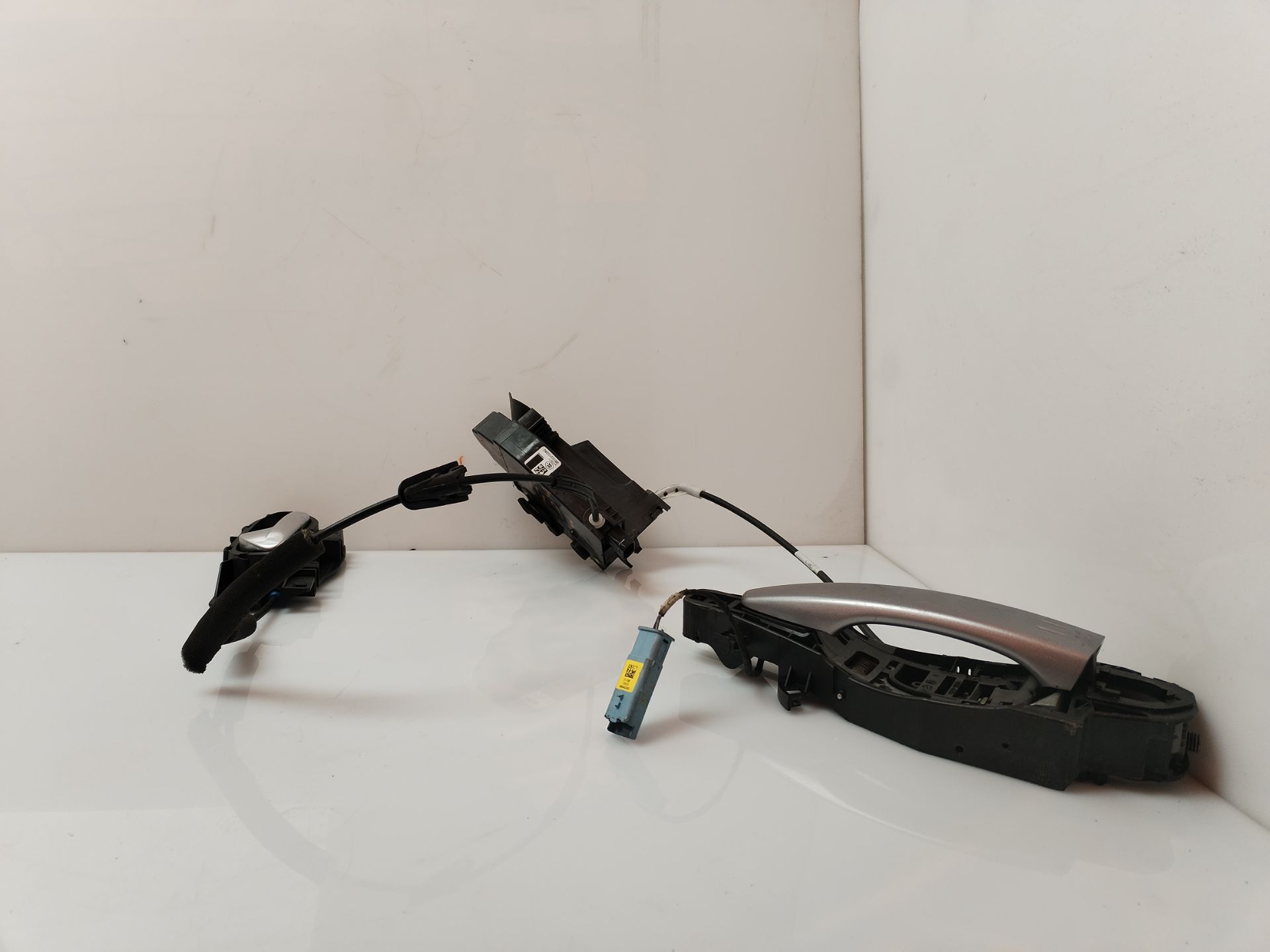 CERRADURA PUERTA DELANTERA IZQUIERDA 136118