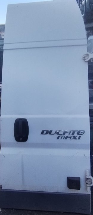 PUERTA TRASERA DERECHA 138041