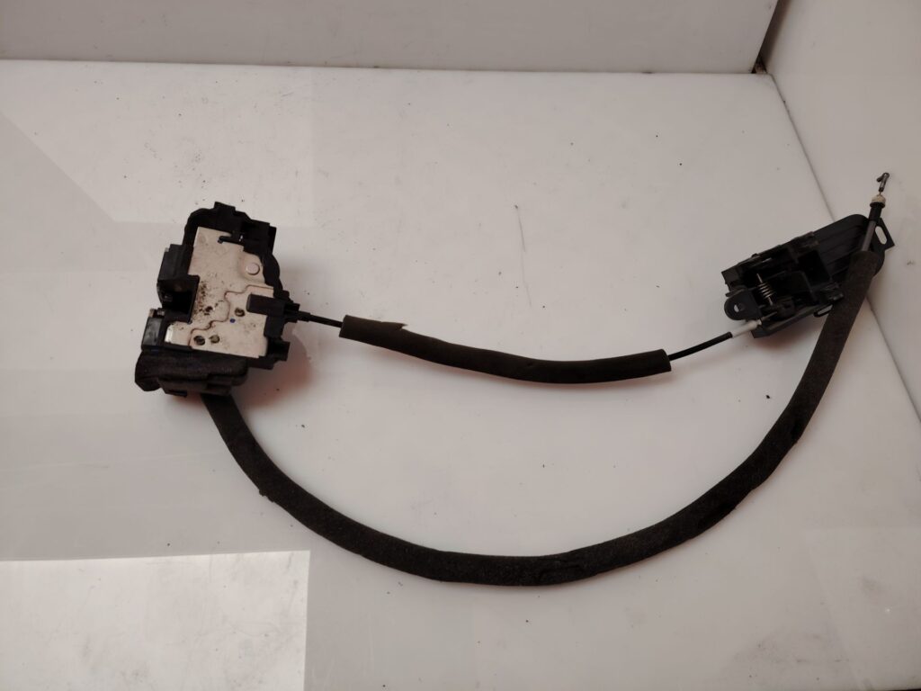 CERRADURA PUERTA DELANTERA DERECHA 137782