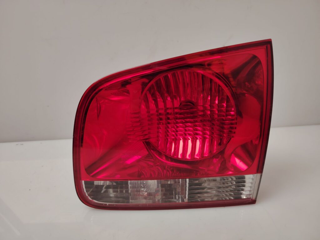 PILOTO TRASERO DERECHO INTERIOR 137506