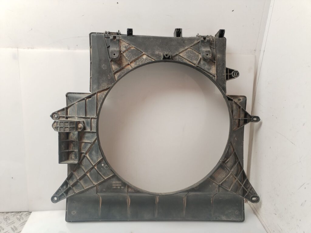 CALANDRA DELANTERA DE RADIADOR 135475