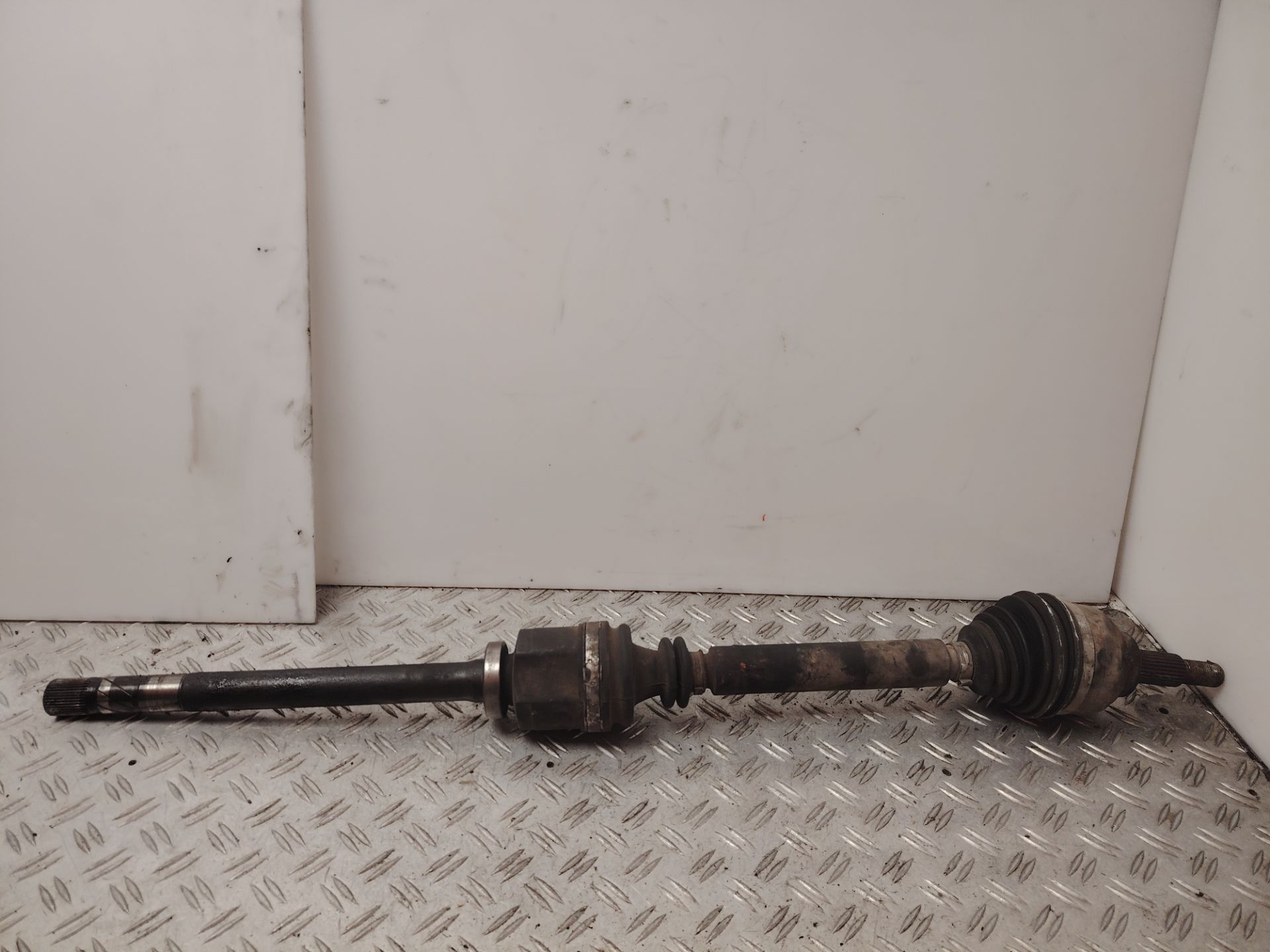 TRANSMISION DELANTERA DERECHA 137268