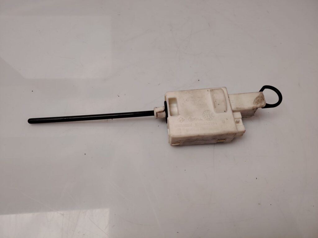 TAPA EXTERIOR COMBUSTIBLE 136833