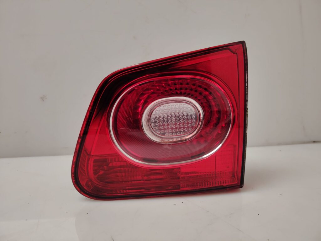 PILOTO TRASERO DERECHO INTERIOR 138257