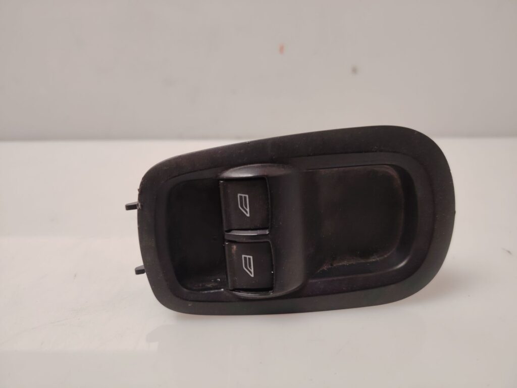 MANDO ELEVALUNAS DELANTERO IZQUIERDO 137908