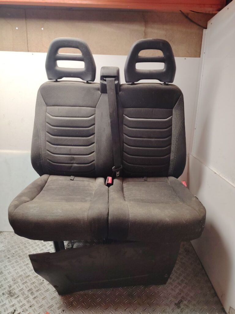 ASIENTO DELANTERO DERECHO 136757