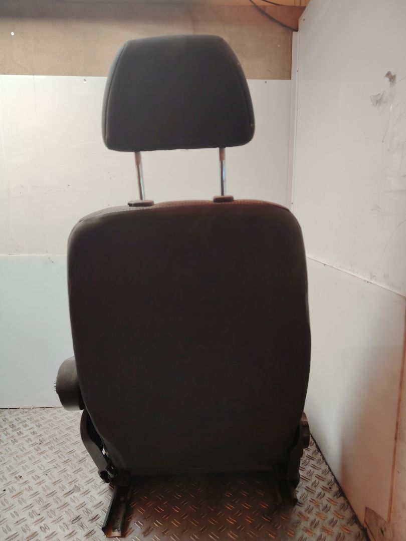ASIENTO DELANTERO DERECHO 136691