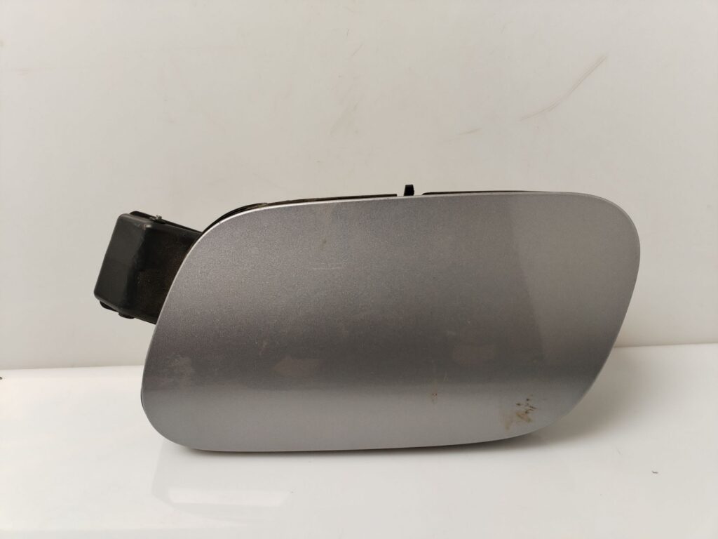 TAPA EXTERIOR COMBUSTIBLE 136003