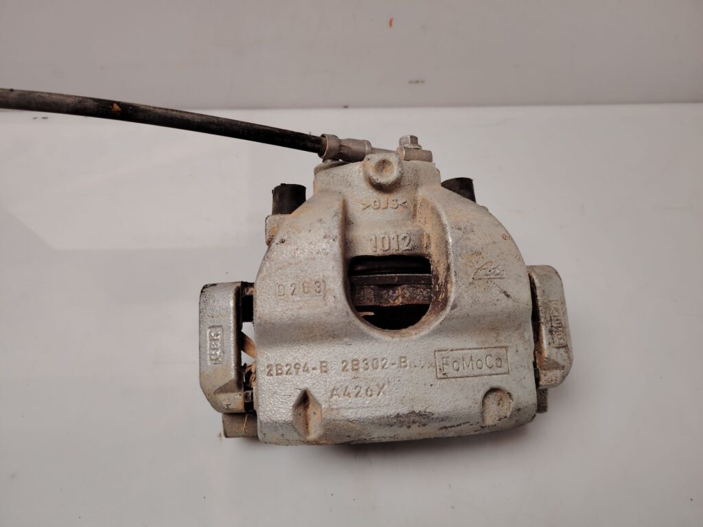 PINZA DE FRENO DELANTERA DERECHA 136889