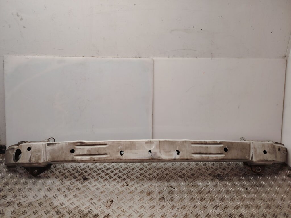 REFUERZO PARAGOLPES DELANTERO 137023