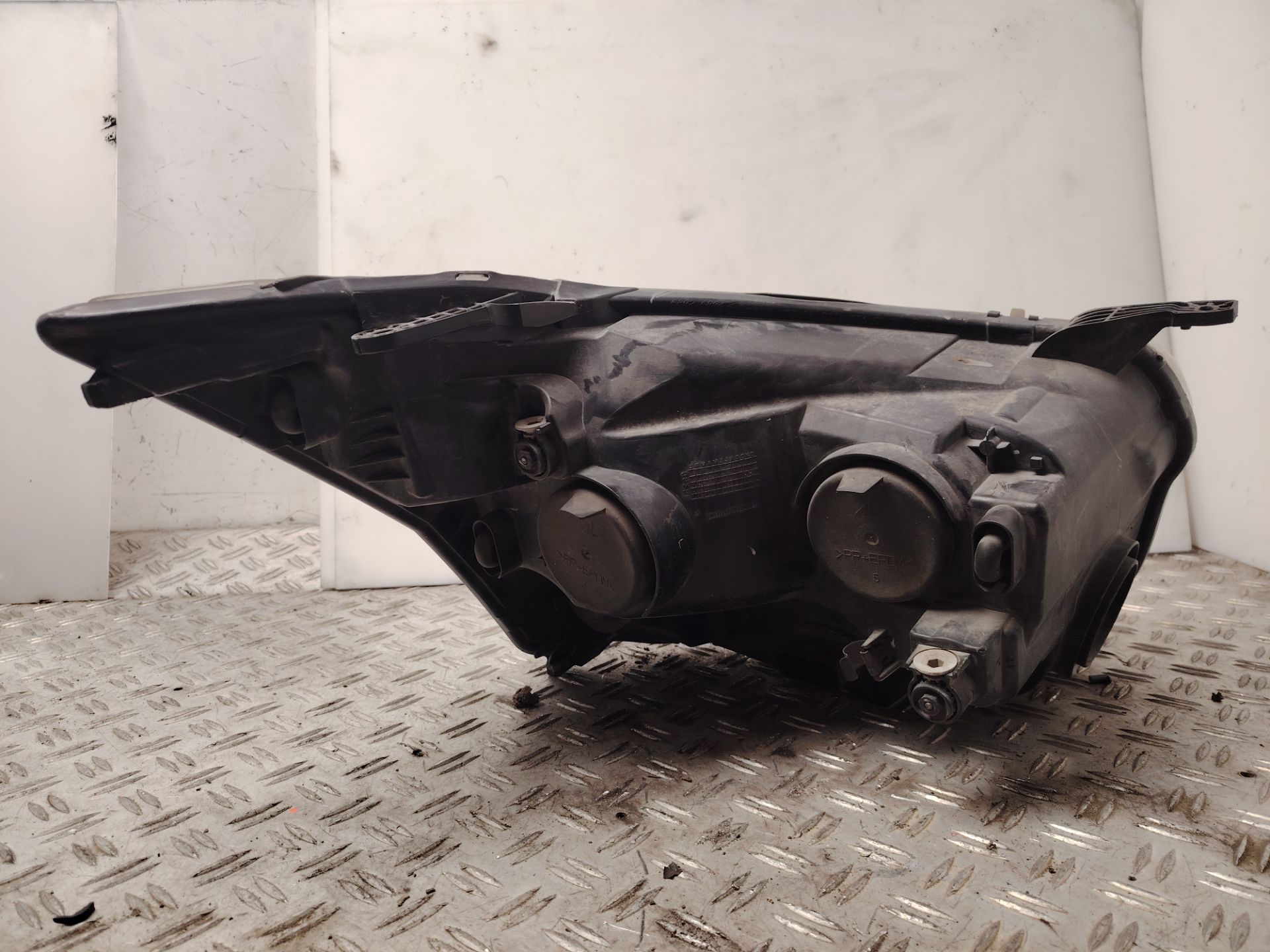 FARO IZQUIERDO 138144