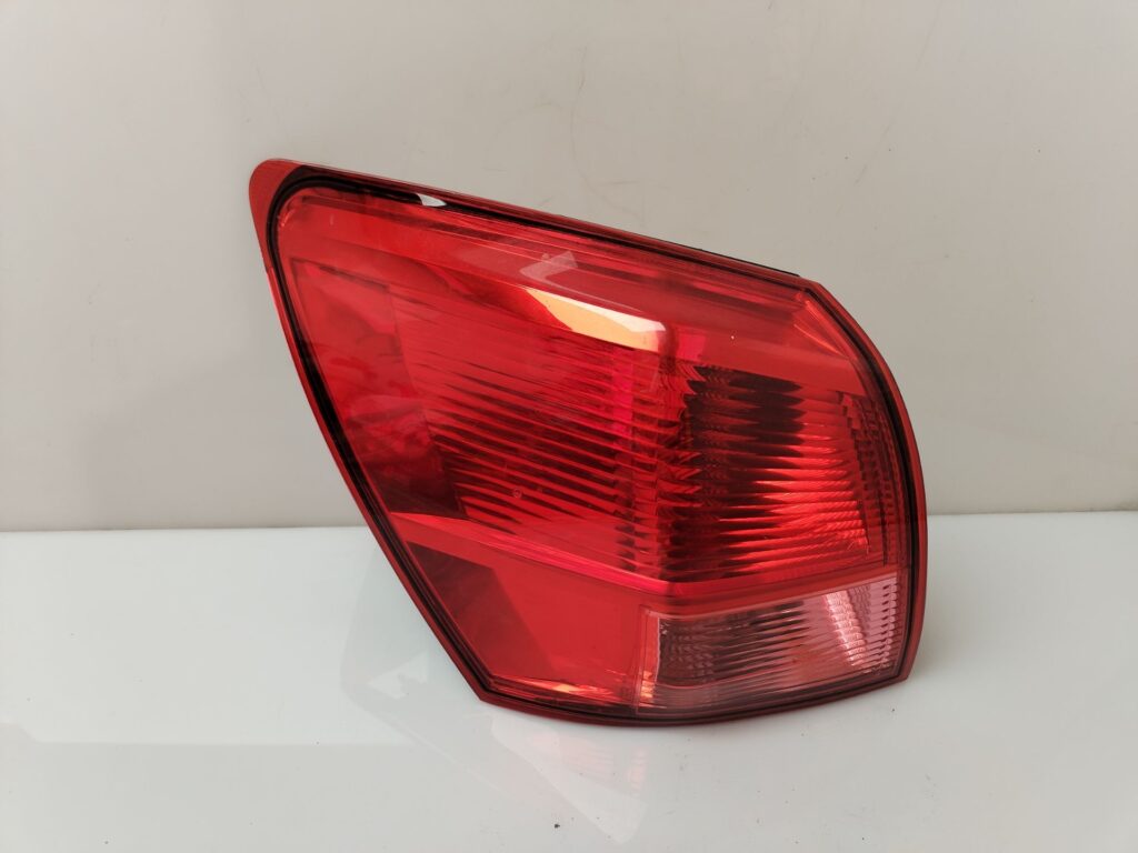 PILOTO TRASERO IZQUIERDO 135350