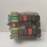 CAJA RELES / FUSIBLES 137682