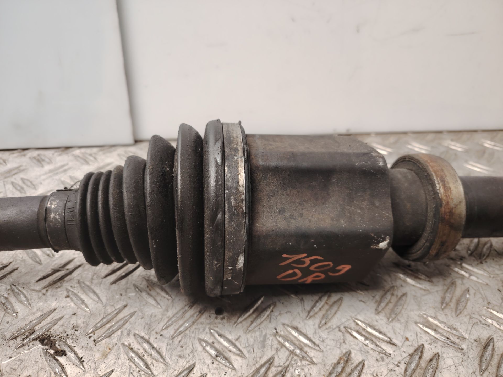 TRANSMISION DELANTERA DERECHA 137032