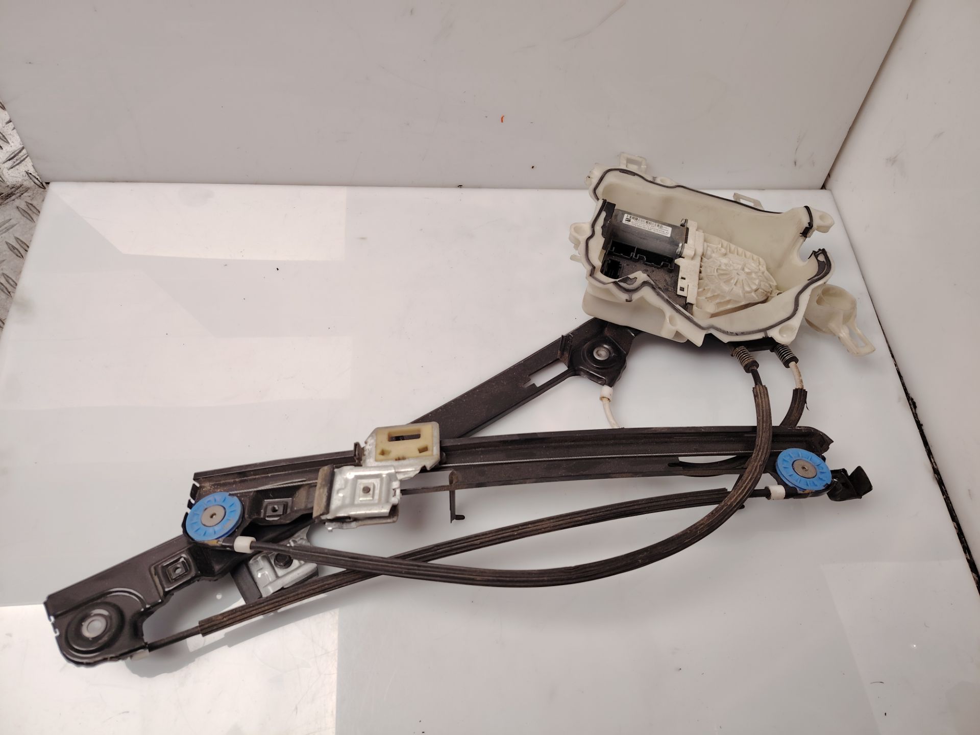 ELEVALUNAS DELANTERO IZQUIERDO 136666