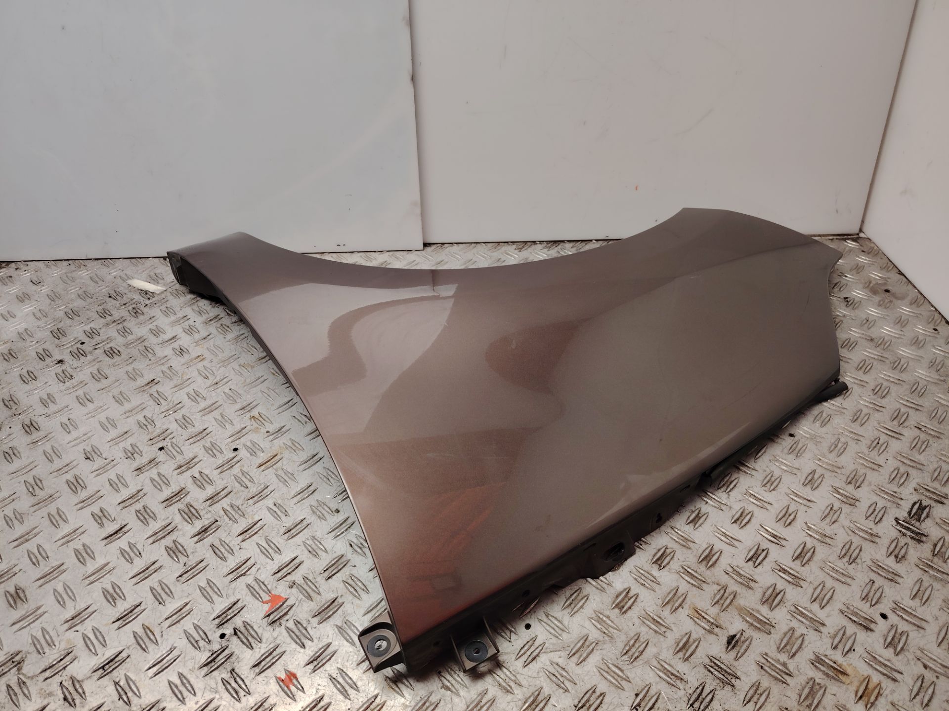 ALETA DELANTERA IZQUIERDA 136660