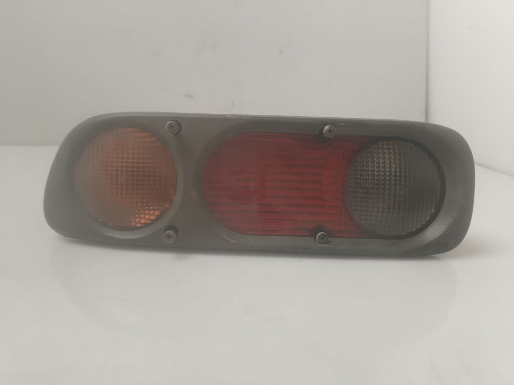 PILOTO TRASERO DERECHO 137337