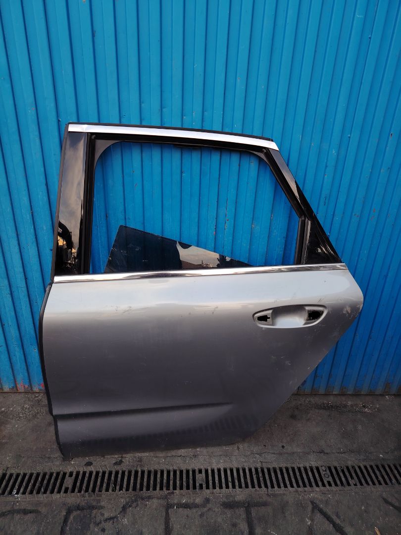 PUERTA TRASERA IZQUIERDA 137866