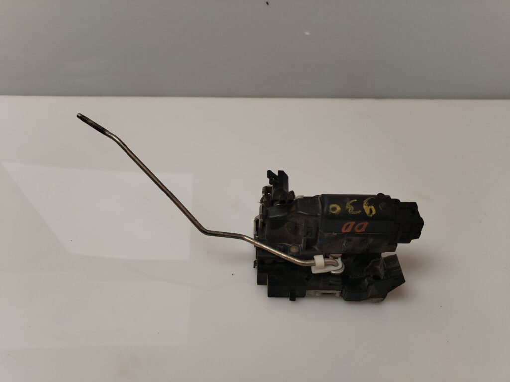 CERRADURA PUERTA DELANTERA DERECHA 134536