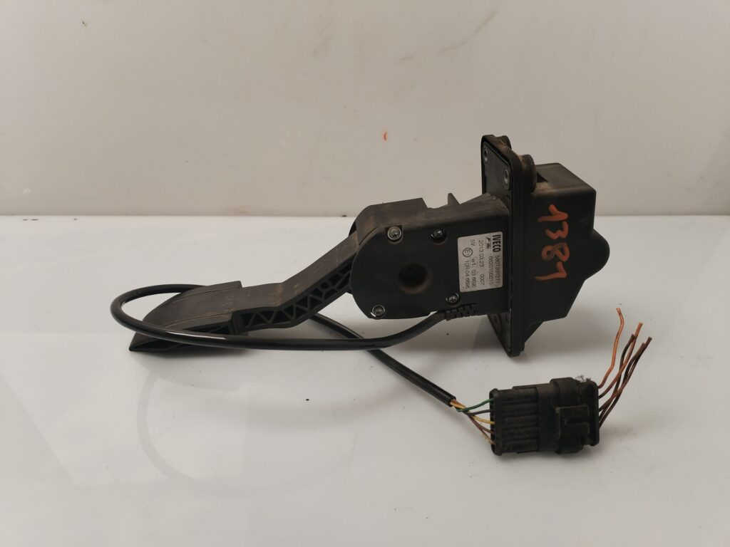 PEDAL ACELERADOR 136089