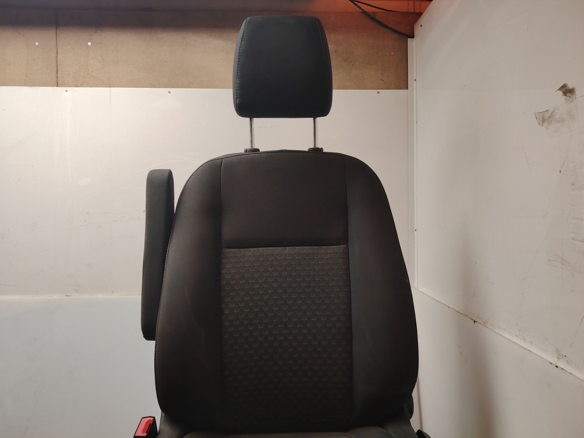 ASIENTO DELANTERO IZQUIERDO 136733