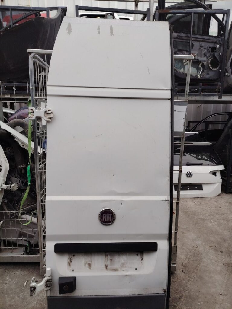 PUERTA TRASERA IZQUIERDA 138239