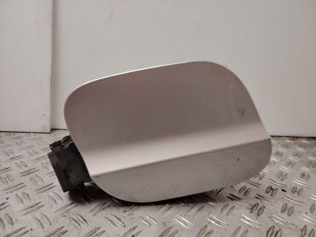 TAPA EXTERIOR COMBUSTIBLE 137559