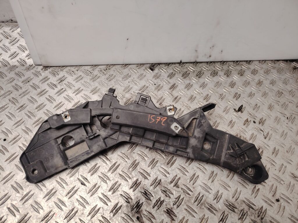 SOPORTE FARO DERECHO 138119