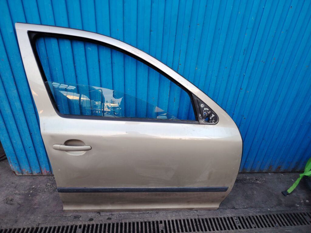 PUERTA DELANTERA DERECHA 137865