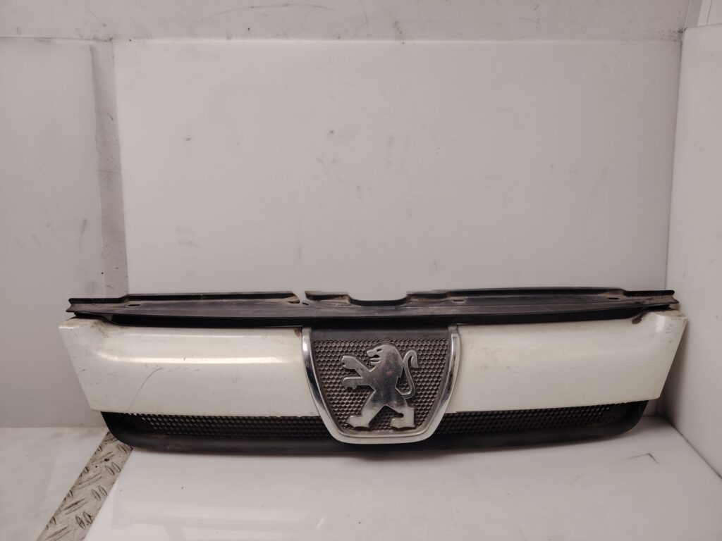 REJILLA DELANTERA 137442