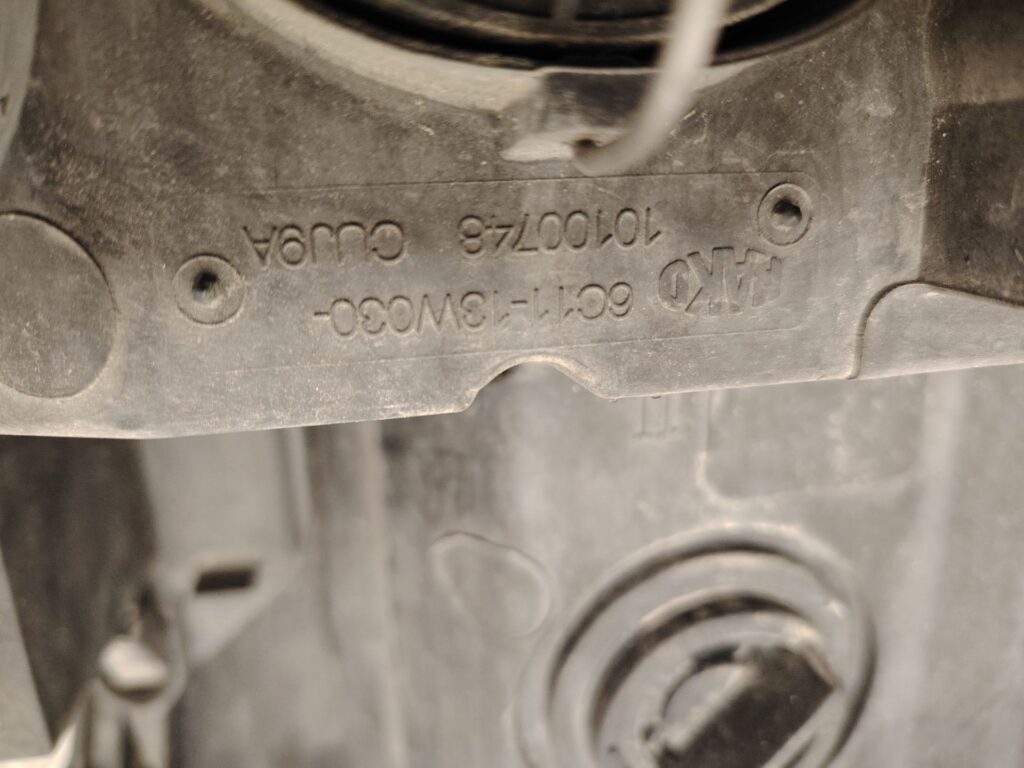 FARO IZQUIERDO 136770