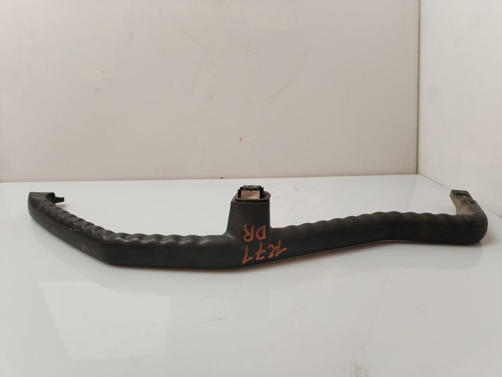 MANETA INTERIOR DELANTERA DERECHA 136128