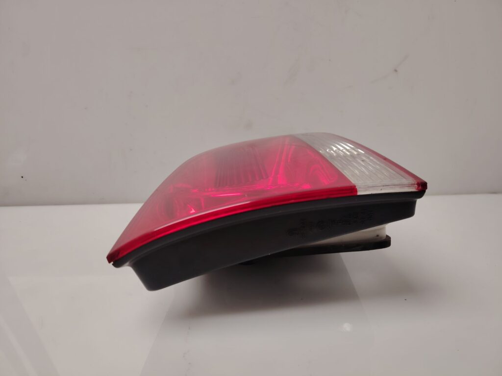 PILOTO TRASERO IZQUIERDO INTERIOR 137537