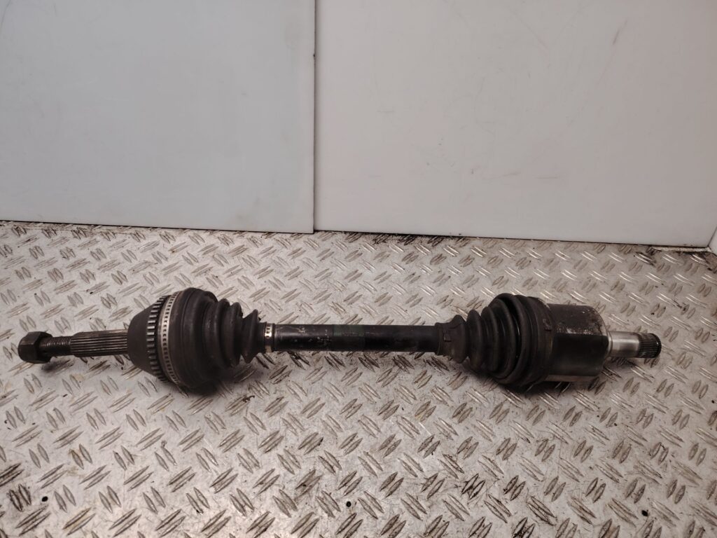 TRANSMISION DELANTERA IZQUIERDA 137031