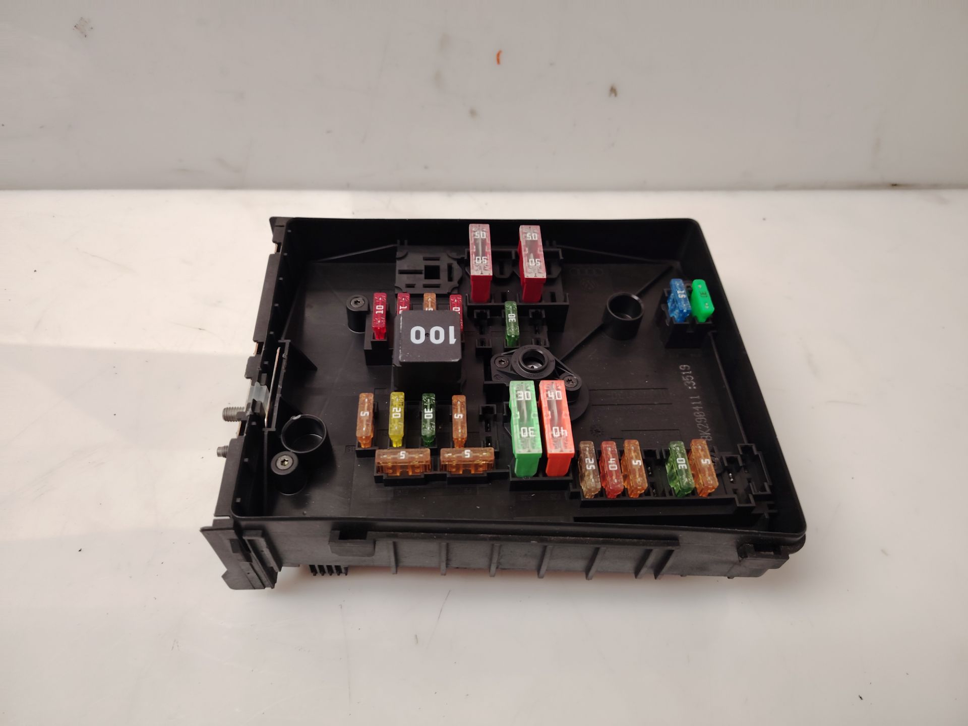 CAJA RELES / FUSIBLES 138260