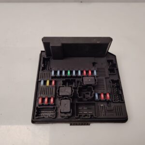 CAJA RELES / FUSIBLES 137108
