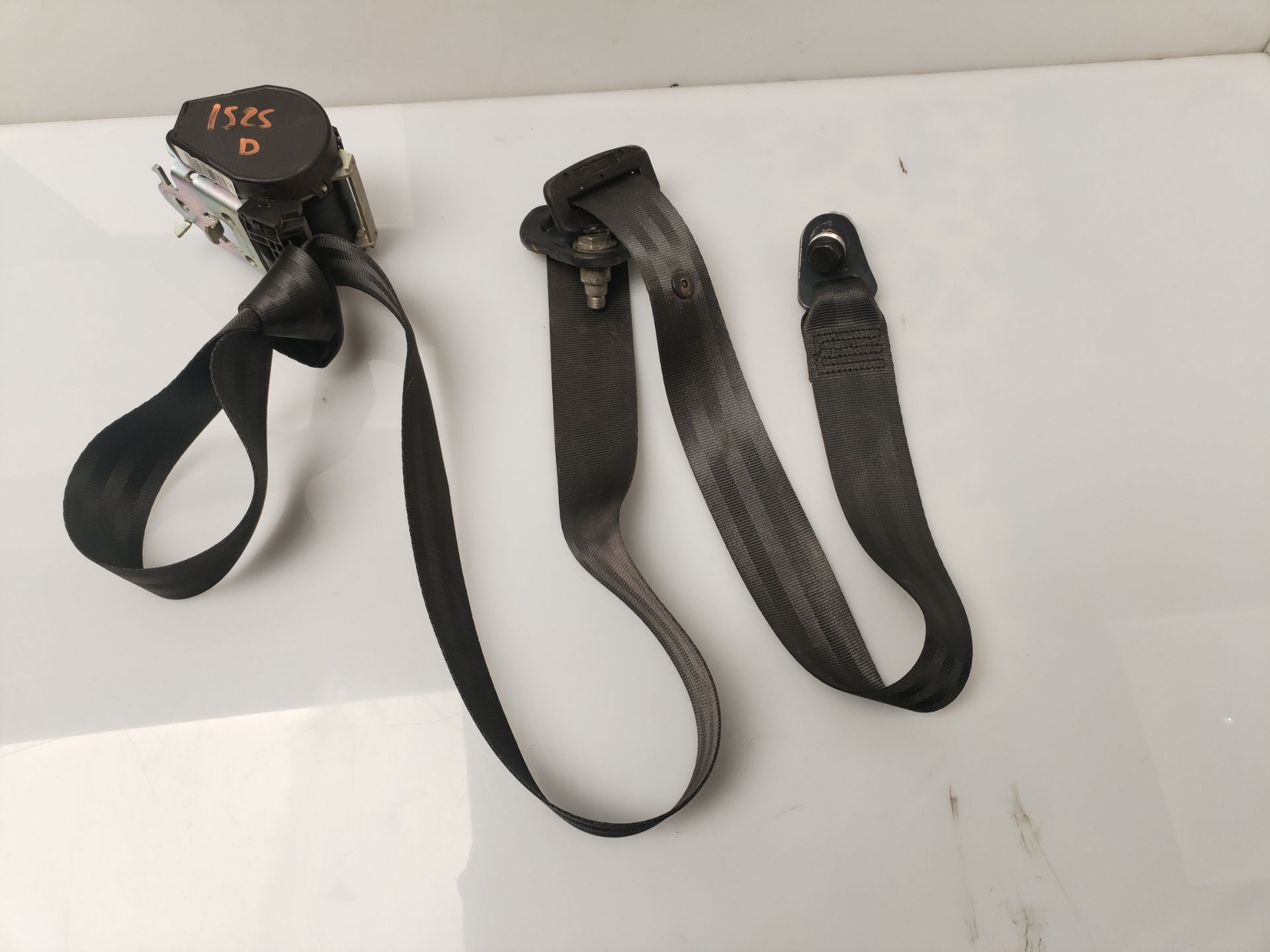 CINTURON SEGURIDAD DELANTERO DERECHO 136157