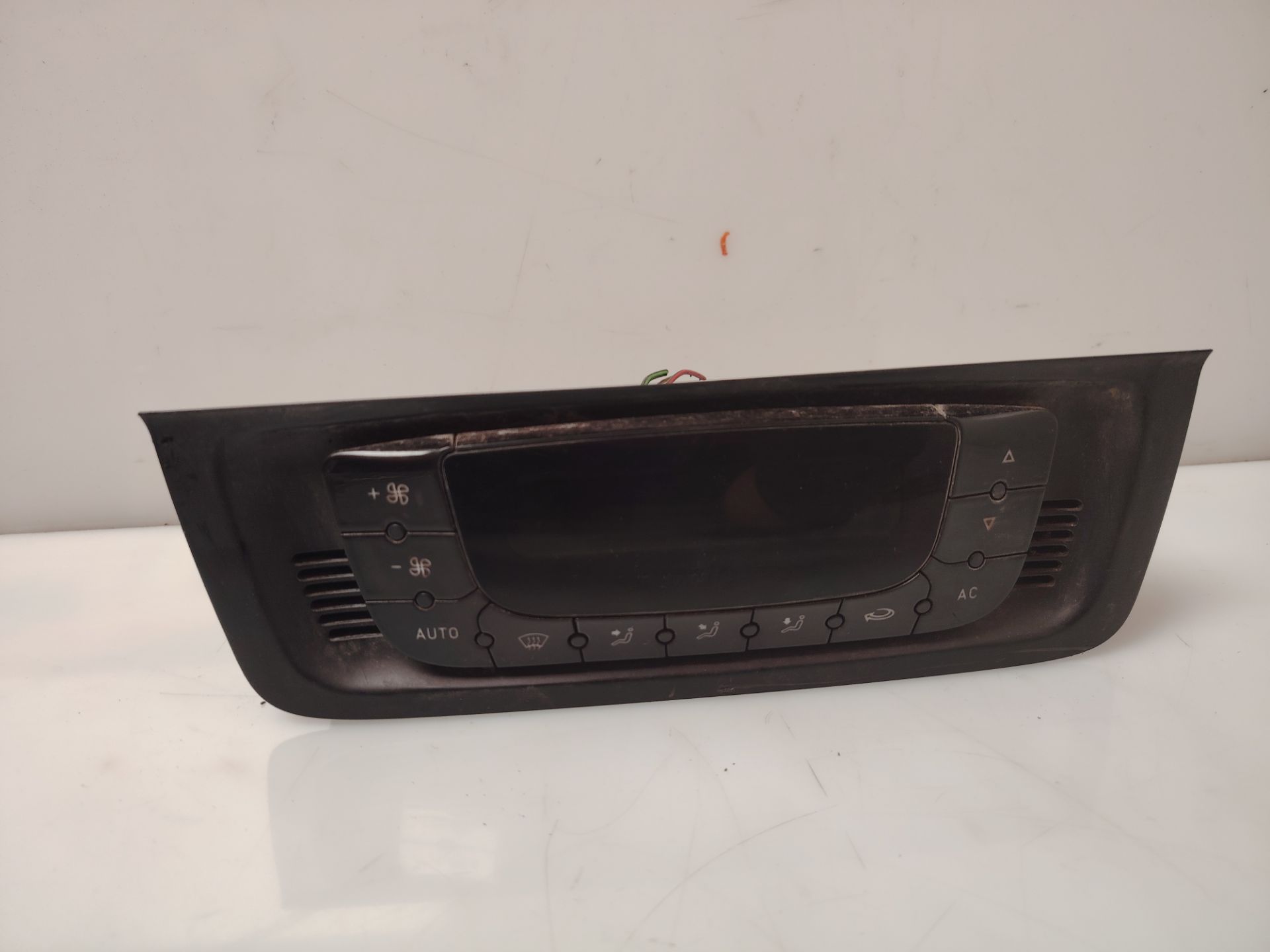 MANDO CALEFACCION / AIRE ACONDICIONADO 136959