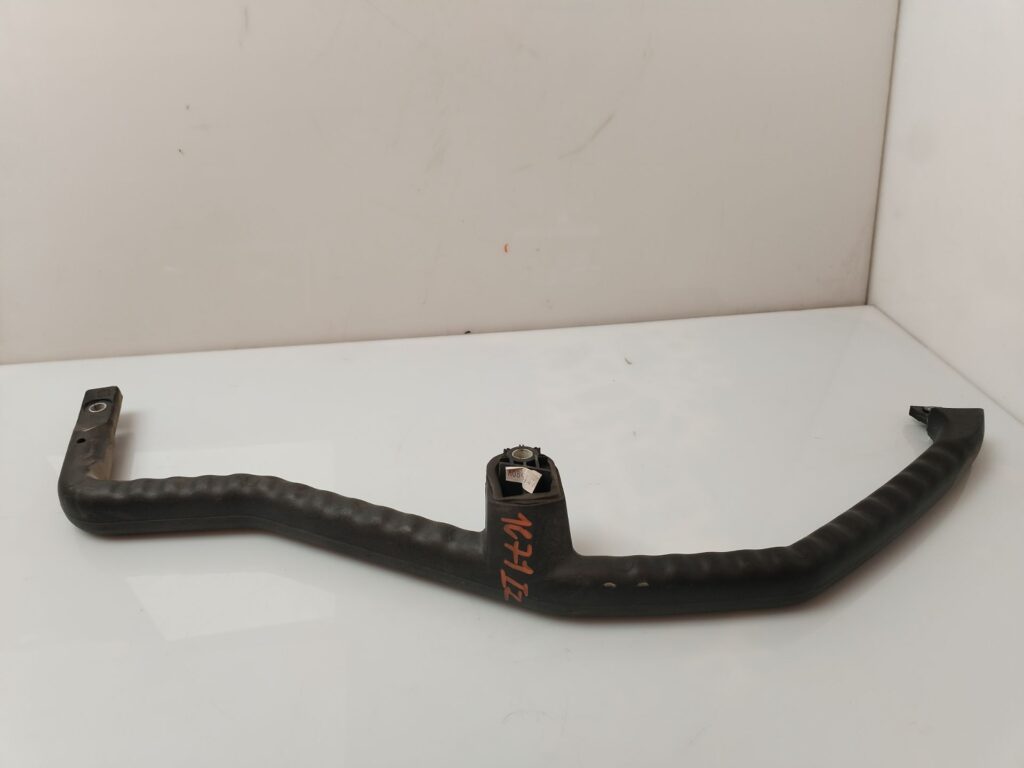 MANETA INTERIOR DELANTERA IZQUIERDA 136124