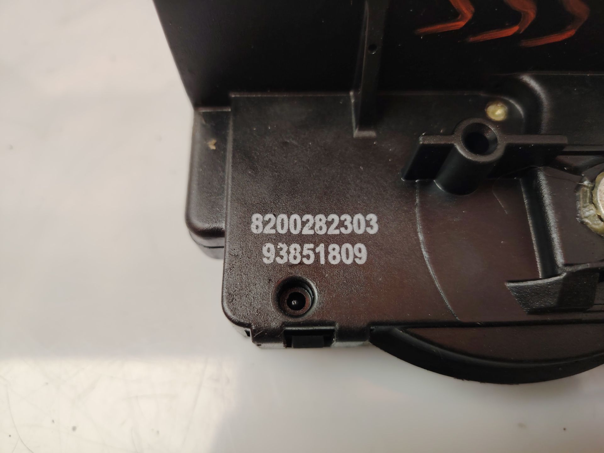 CERRADURA PUERTA TRASERA IZQUIERDA 136835